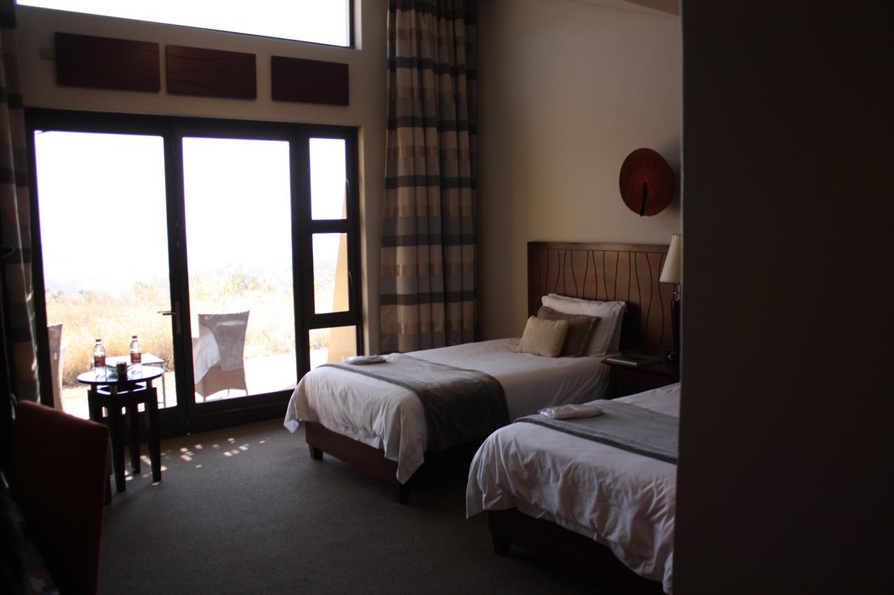 Maropeng Boutique Hotel มากาลีสเบิร์ก ภายนอก รูปภาพ
