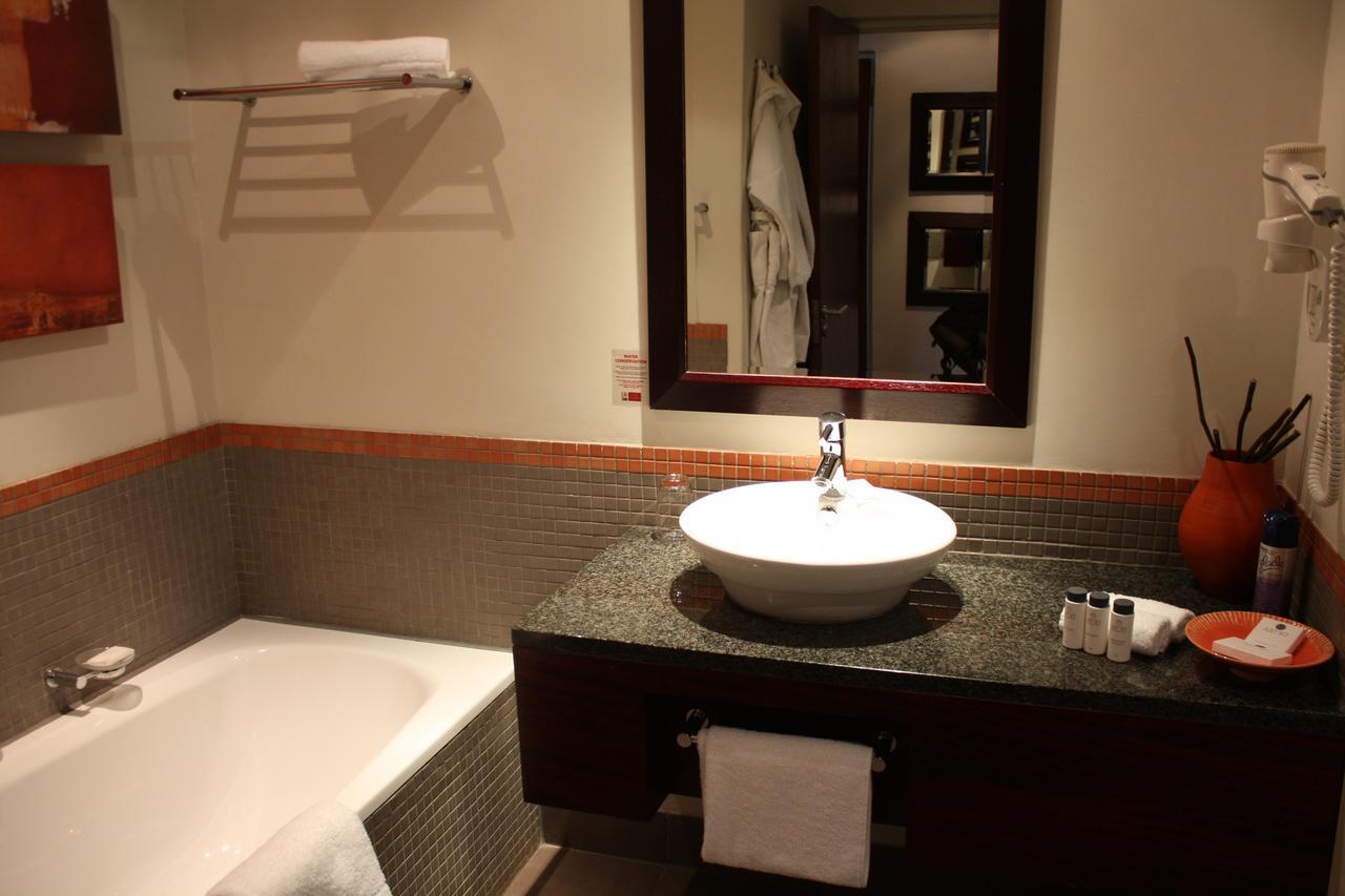 Maropeng Boutique Hotel มากาลีสเบิร์ก ภายนอก รูปภาพ