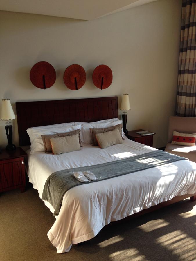Maropeng Boutique Hotel มากาลีสเบิร์ก ภายนอก รูปภาพ