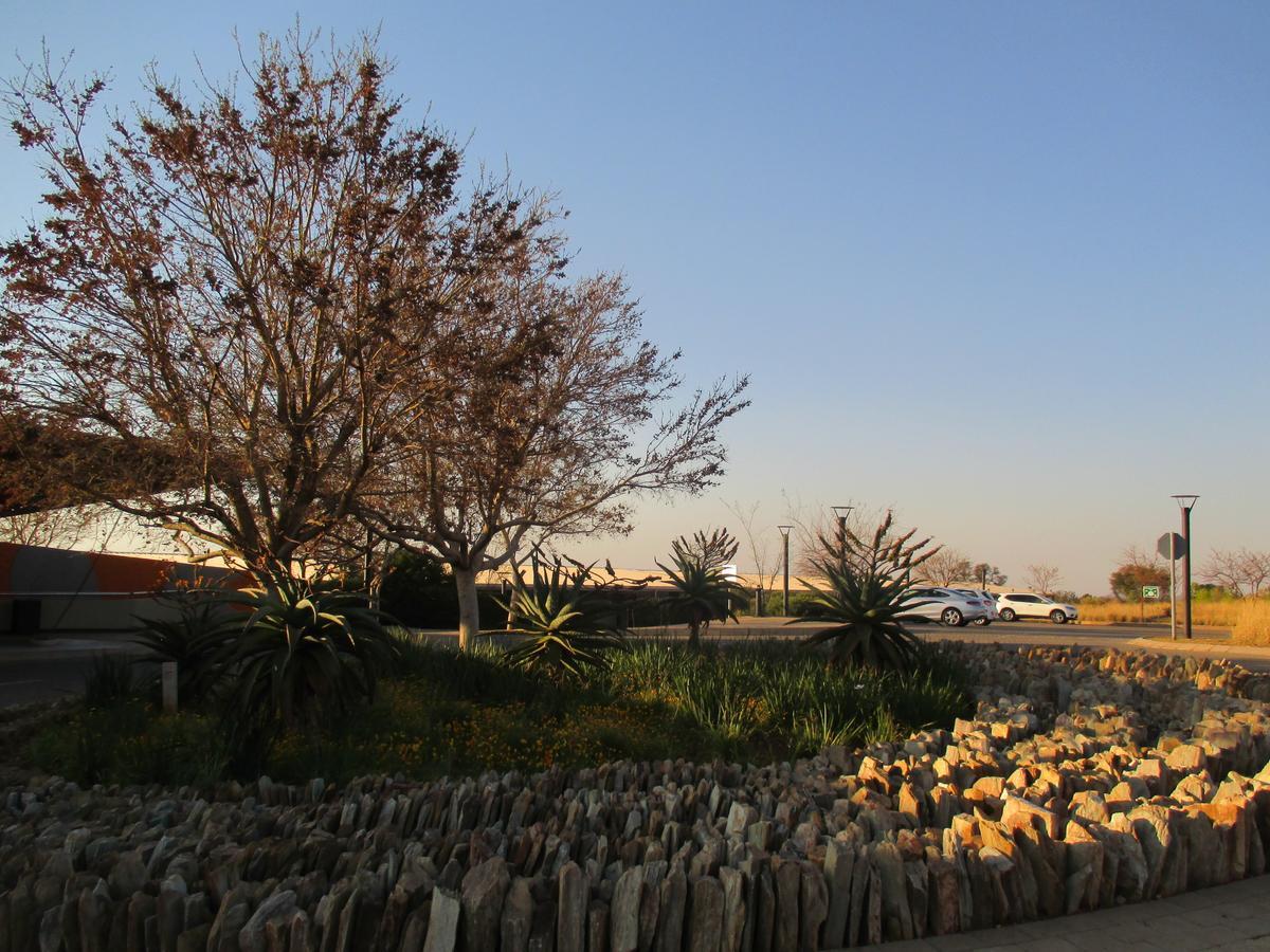 Maropeng Boutique Hotel มากาลีสเบิร์ก ภายนอก รูปภาพ